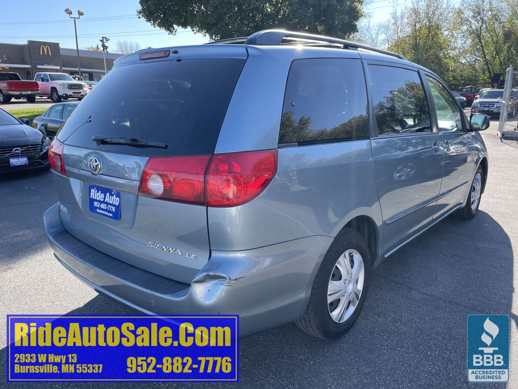2009 Toyota Sienna Image 5
