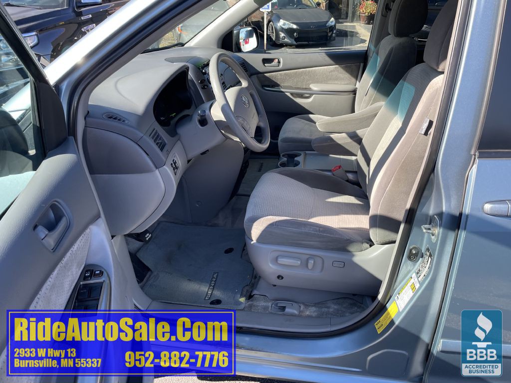 2009 Toyota Sienna Image 10