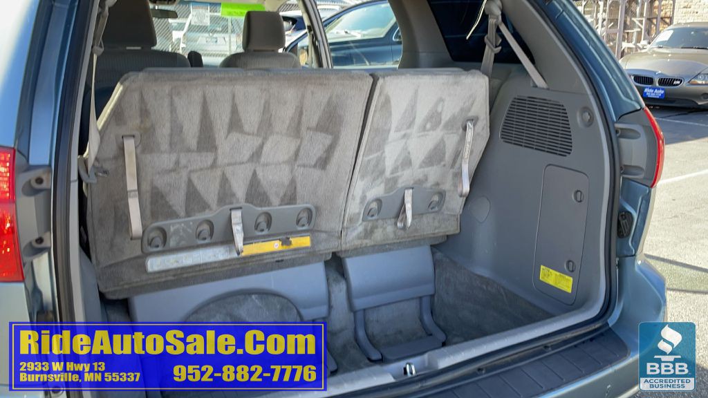 2009 Toyota Sienna Image 24