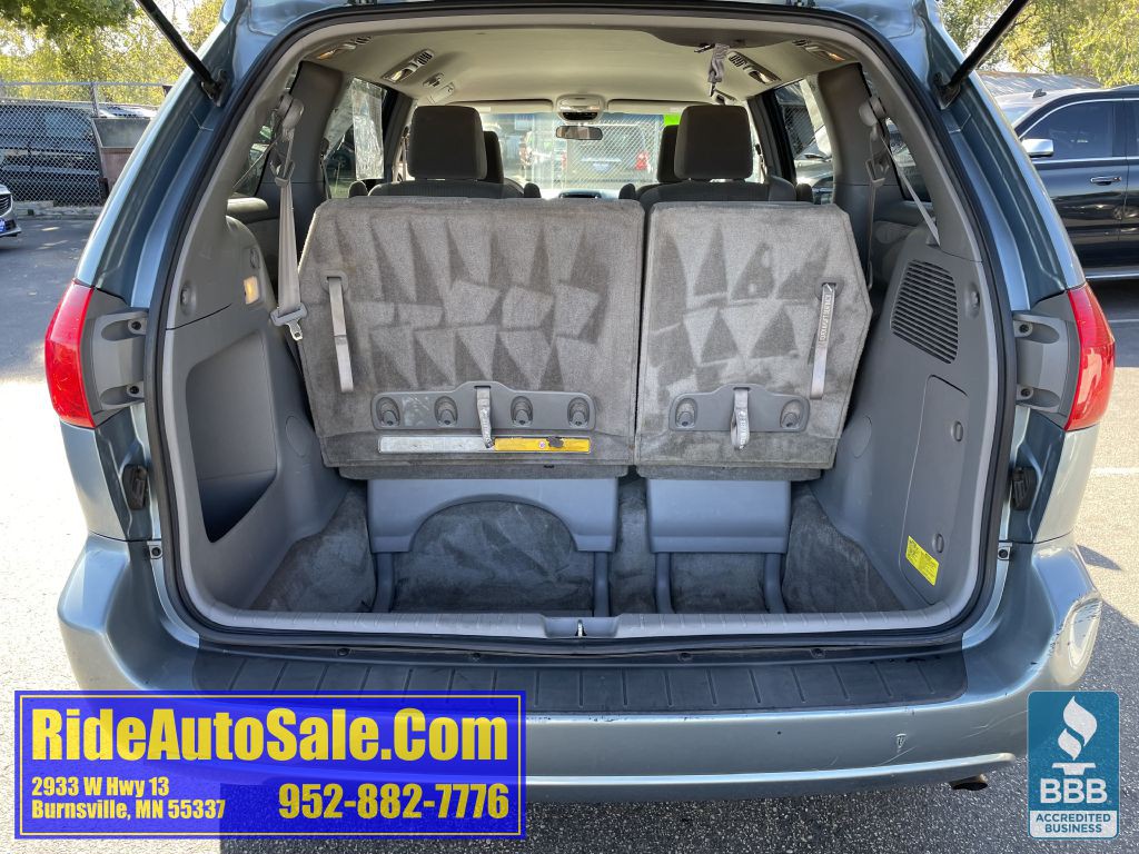 2009 Toyota Sienna Image 27