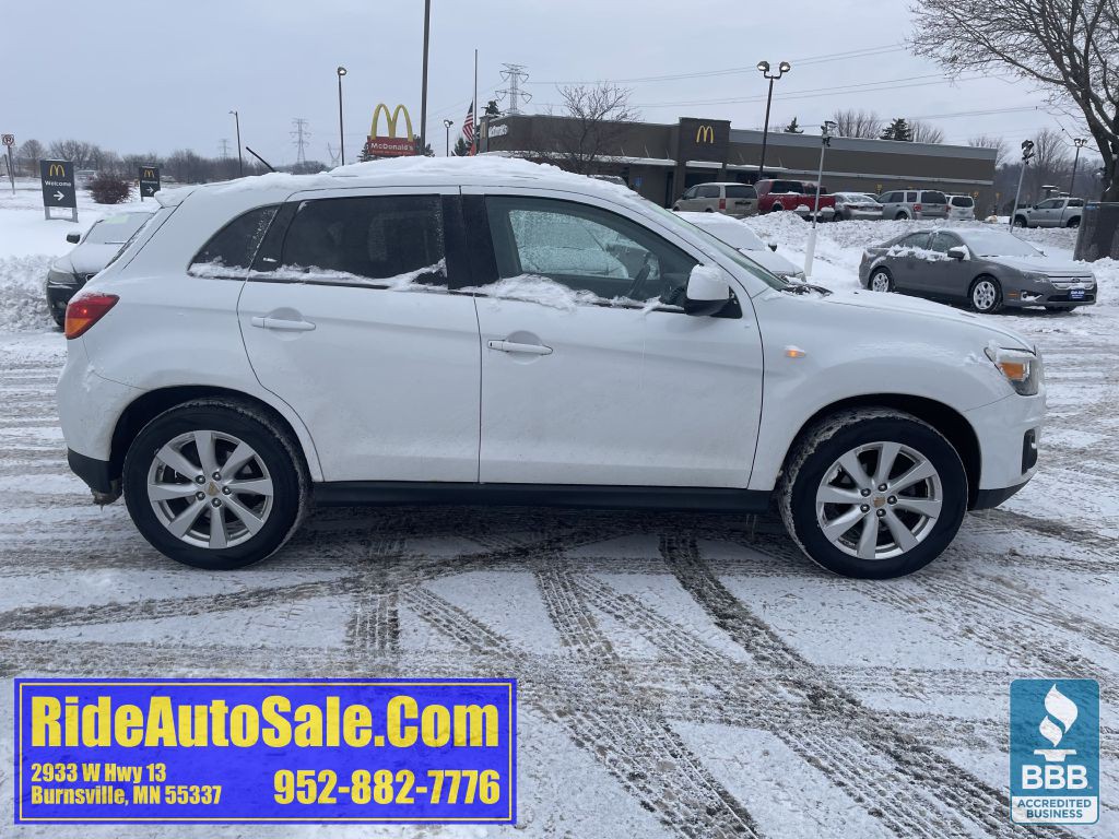 2013 Mitsubishi Outlander Image 4