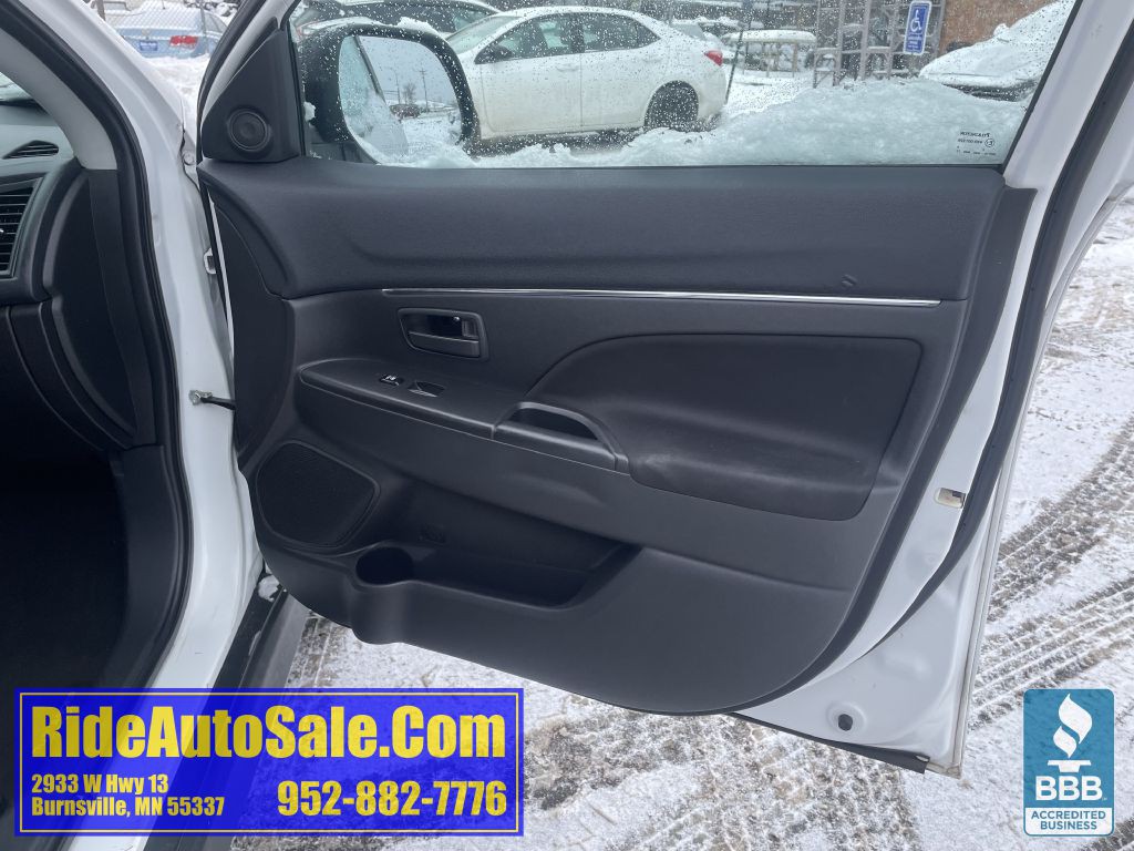 2013 Mitsubishi Outlander Image 11