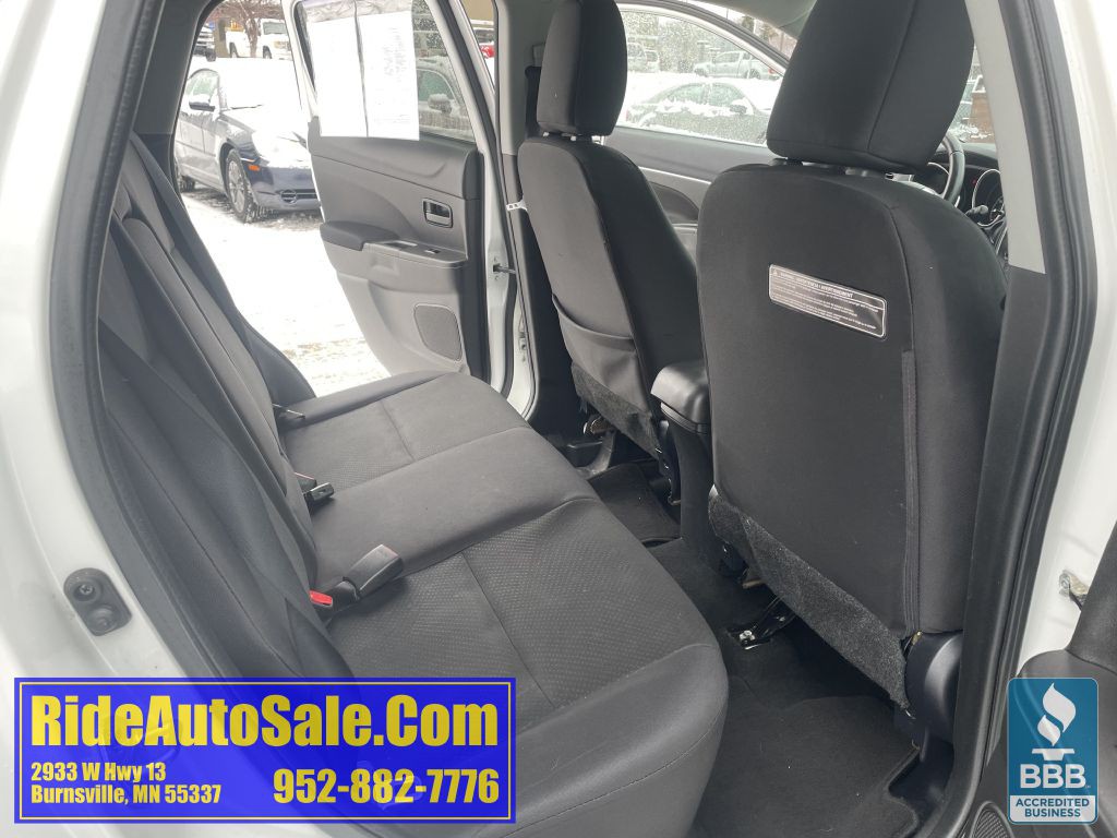 2013 Mitsubishi Outlander Image 14