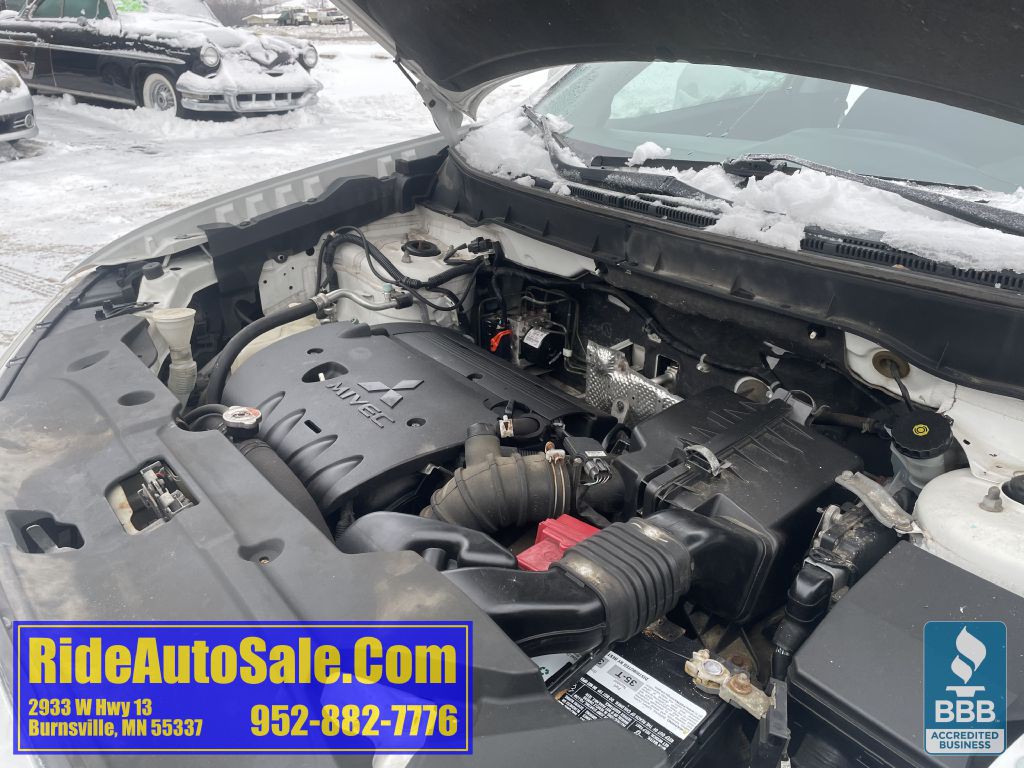 2013 Mitsubishi Outlander Image 18