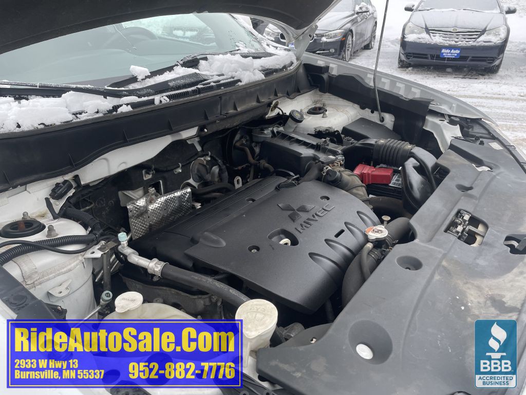 2013 Mitsubishi Outlander Image 20