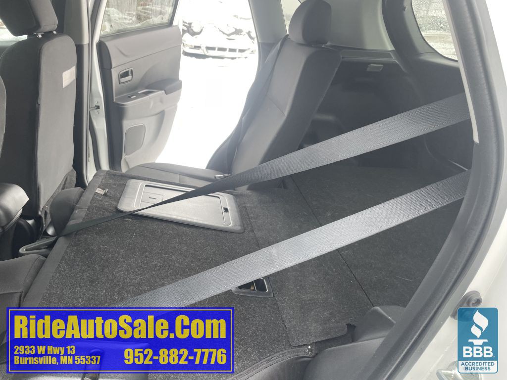 2013 Mitsubishi Outlander Image 35