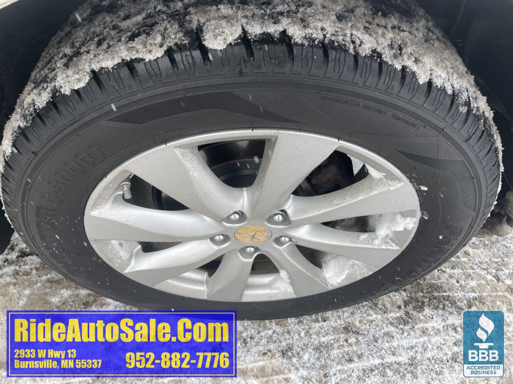 2013 Mitsubishi Outlander Image 36