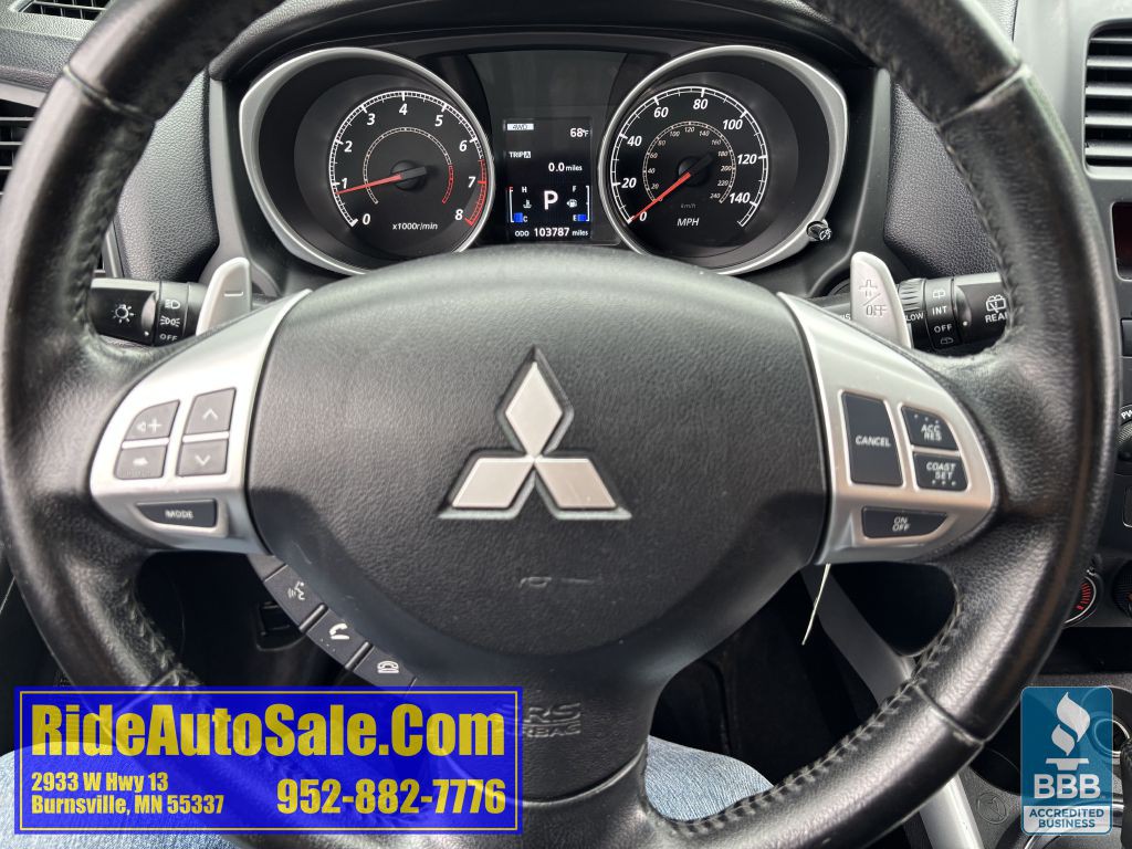 2013 Mitsubishi Outlander Image 17