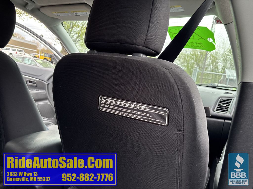 2013 Mitsubishi Outlander Image 28