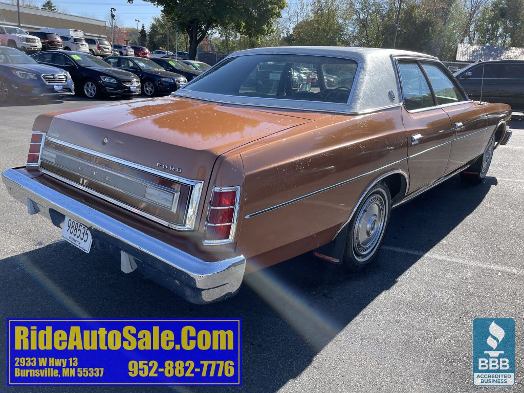 1976 Ford LTD Image 5