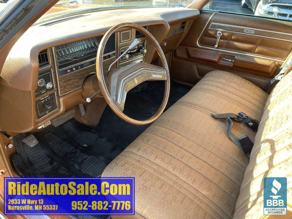 1976 Ford LTD Image 10