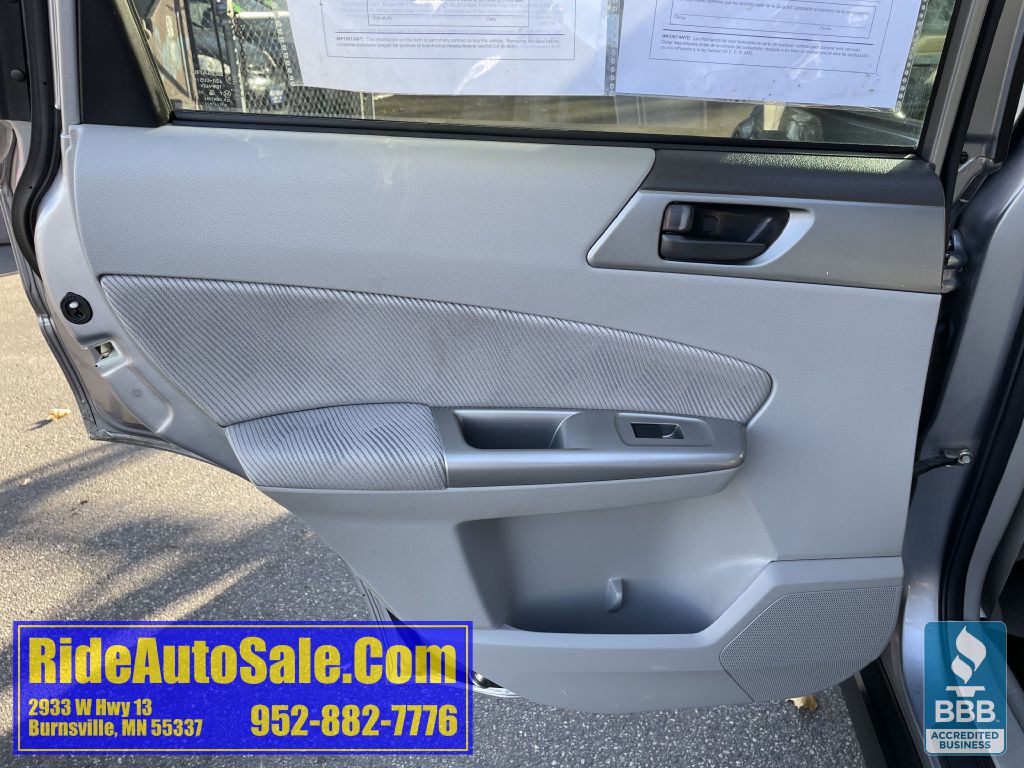 2010 Subaru Forester Image 11