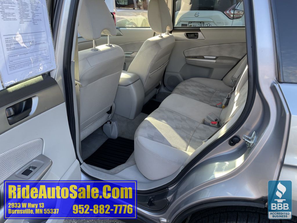 2010 Subaru Forester Image 12