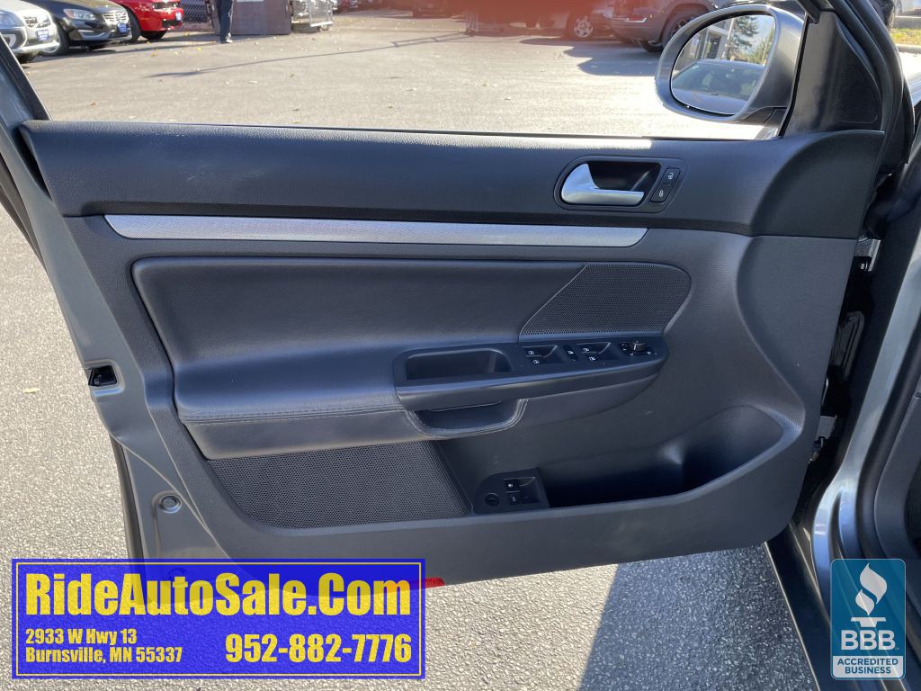 2009 Volkswagen Jetta Image 9