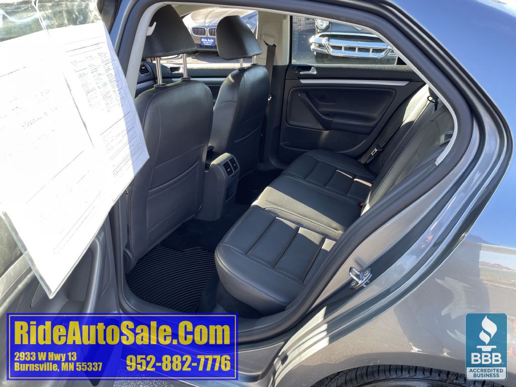 2009 Volkswagen Jetta Image 12