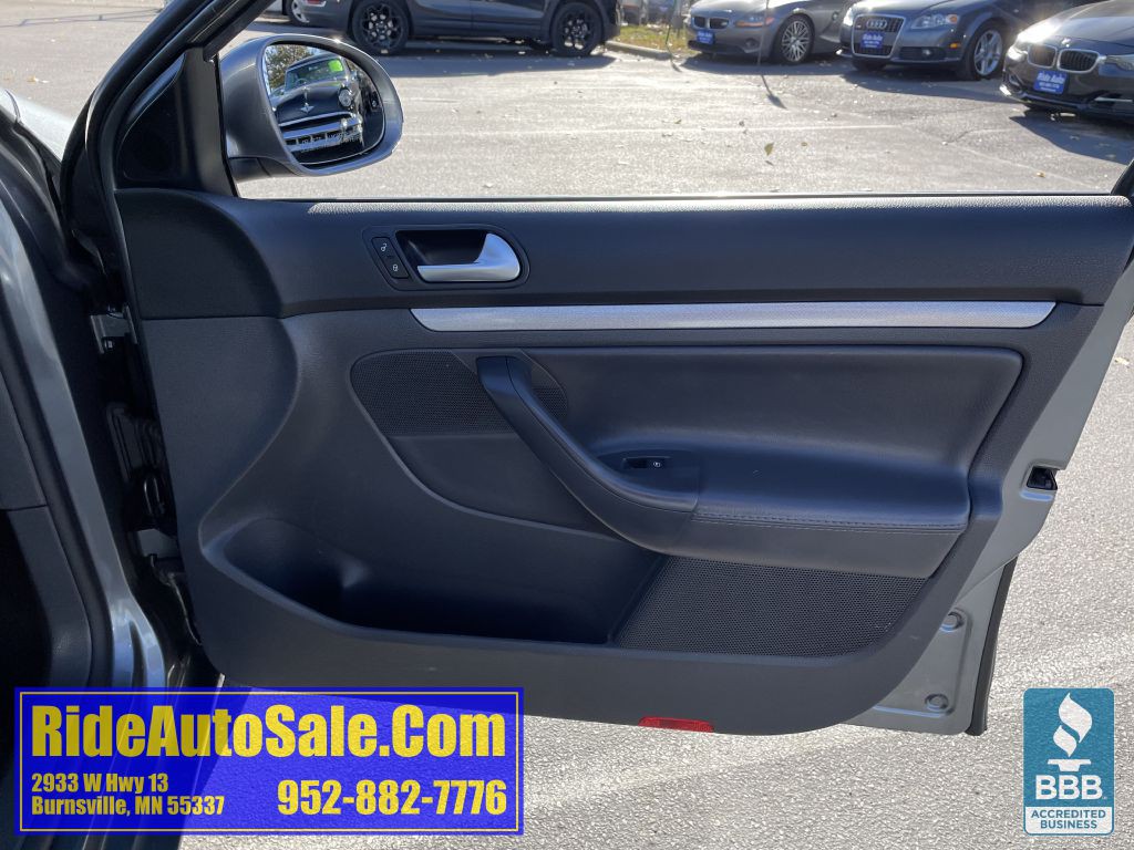 2009 Volkswagen Jetta Image 13