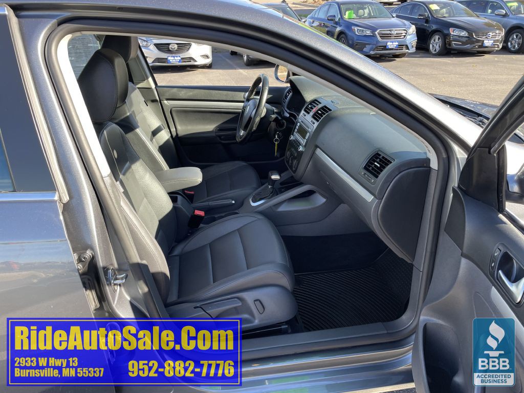 2009 Volkswagen Jetta Image 14