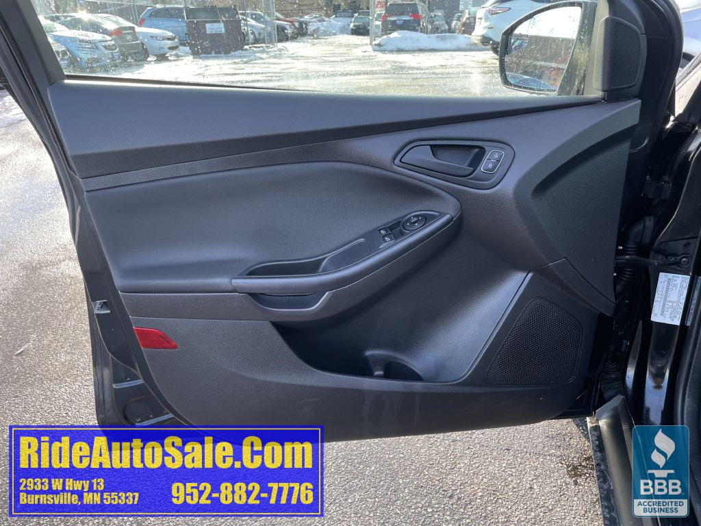 2015 Ford Focus Image 9