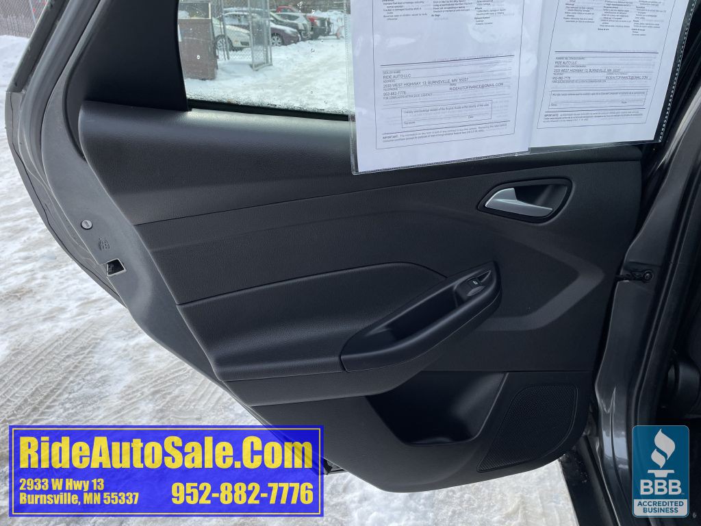 2017 Ford Focus Image 11