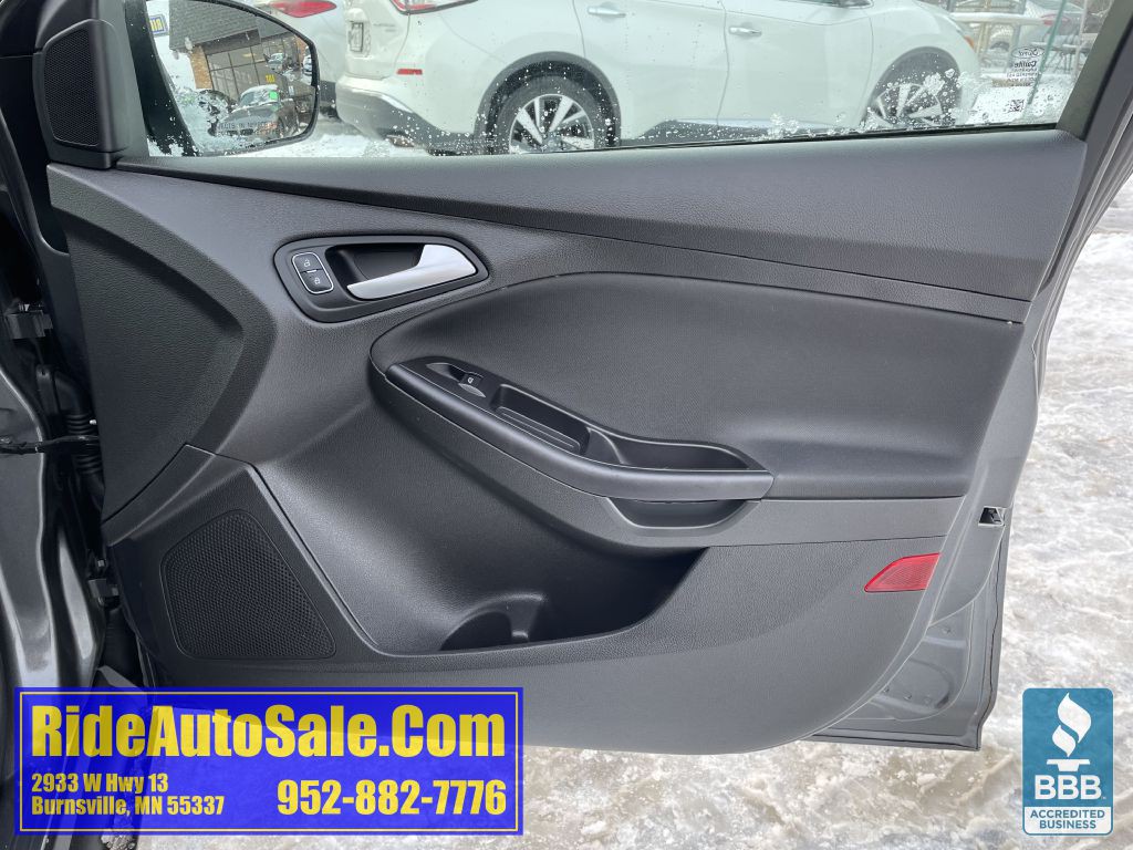 2017 Ford Focus Image 13