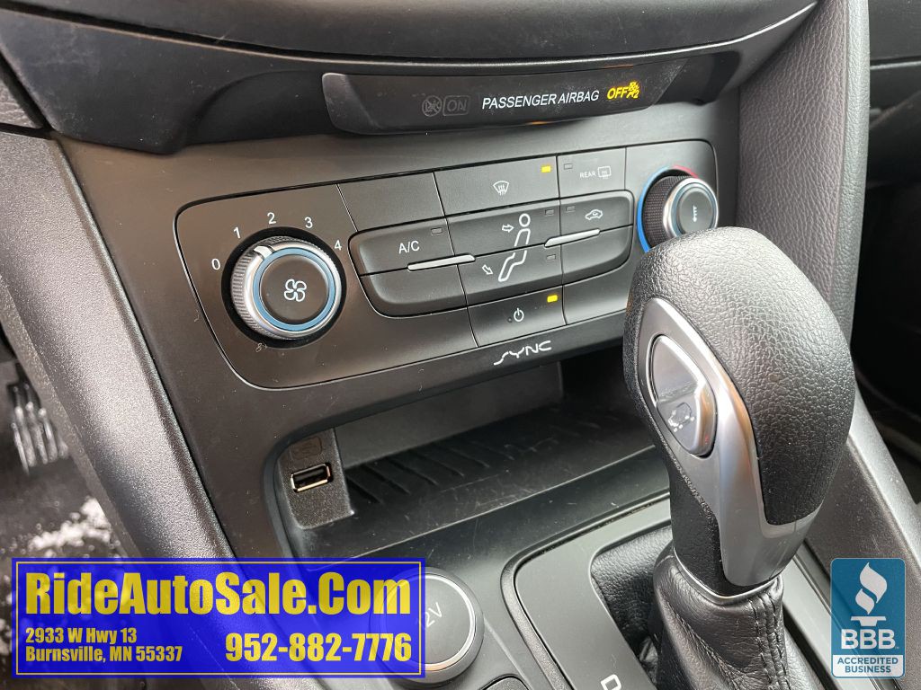 2017 Ford Focus Image 32