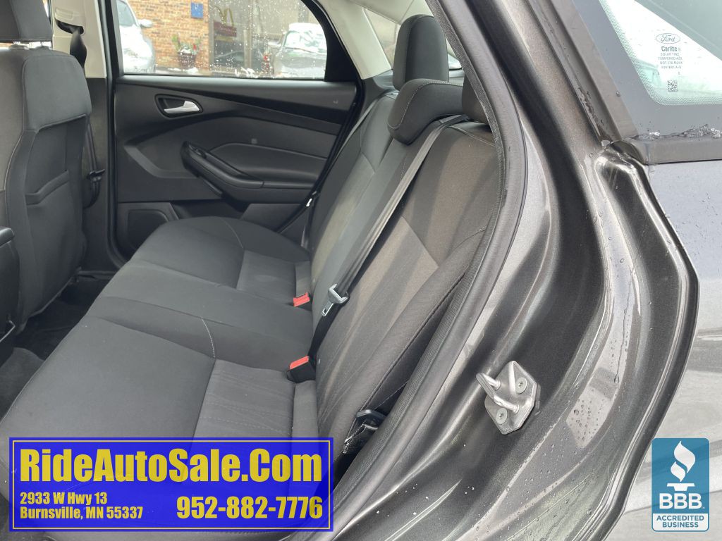 2017 Ford Focus Image 40