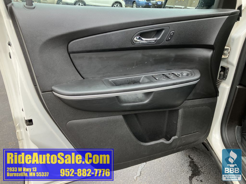 2012 GMC Acadia Image 9