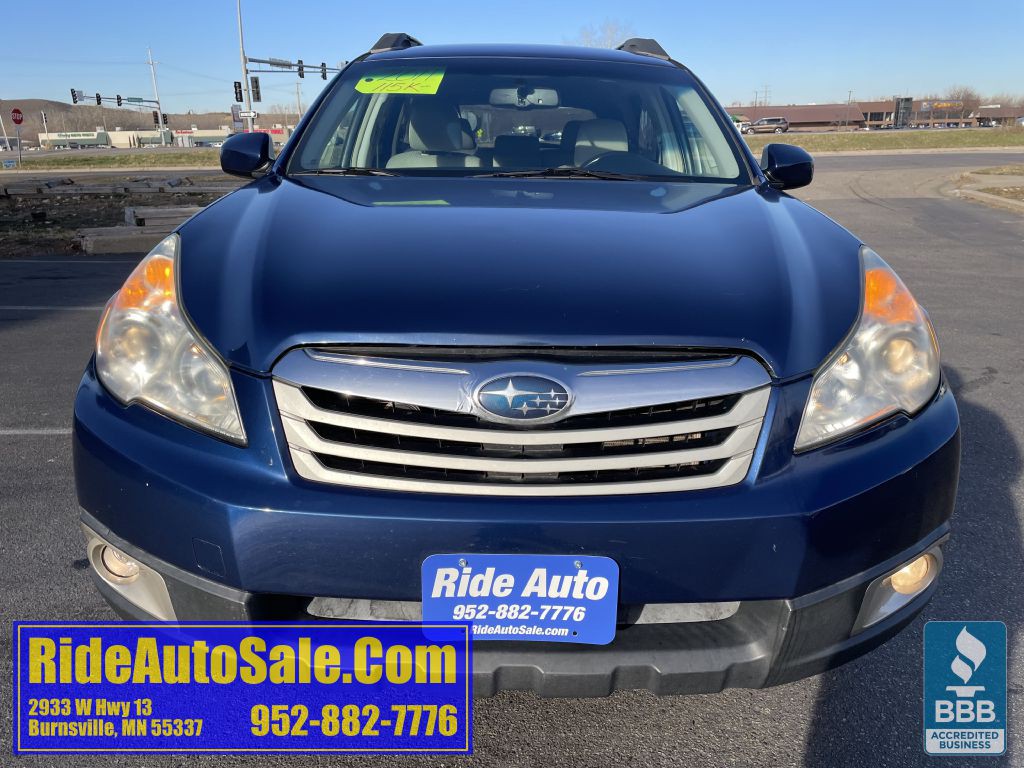 2011 Subaru Outback Image 2