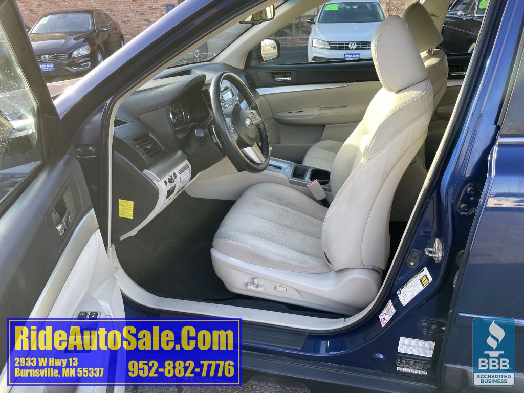 2011 Subaru Outback Image 10