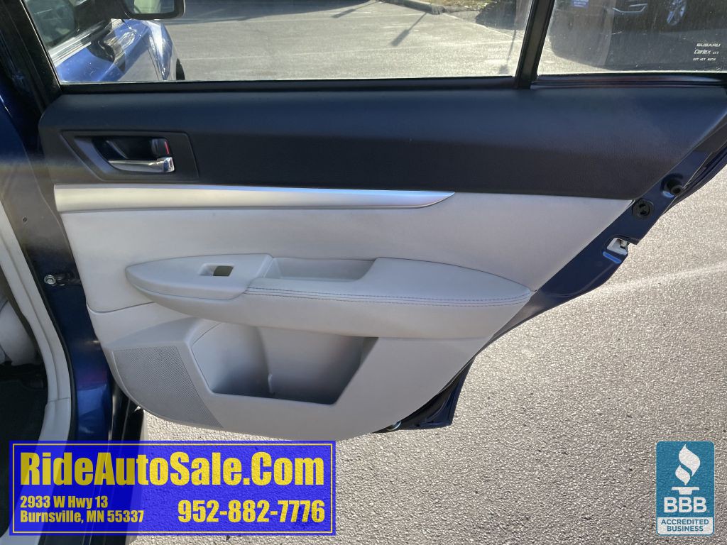 2011 Subaru Outback Image 15