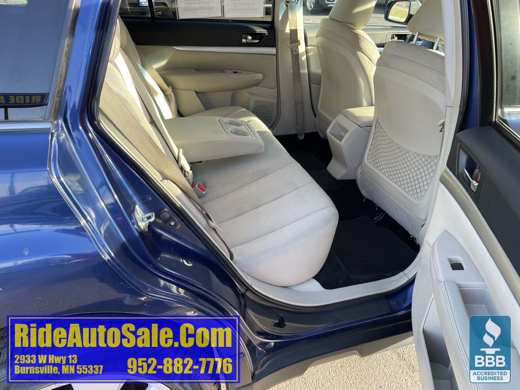 2011 Subaru Outback Image 16