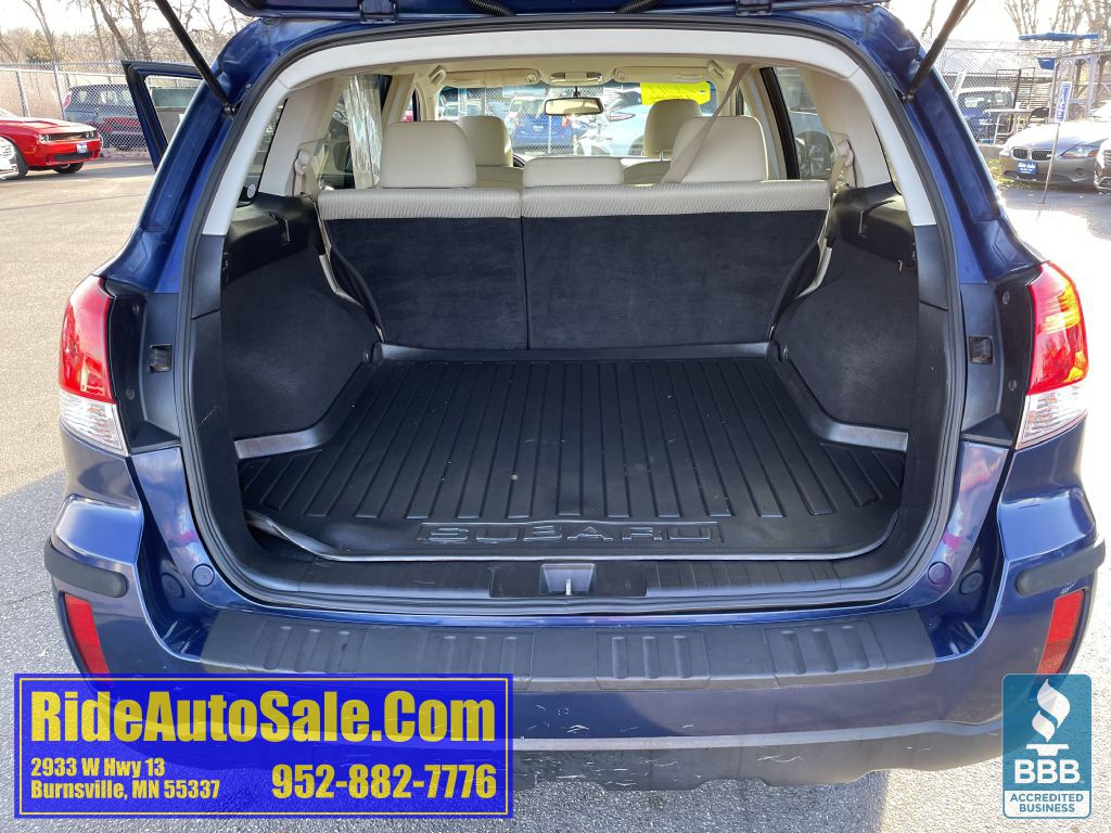 2011 Subaru Outback Image 24