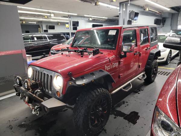 2011 Jeep Wrangler Unlimited SAHARA