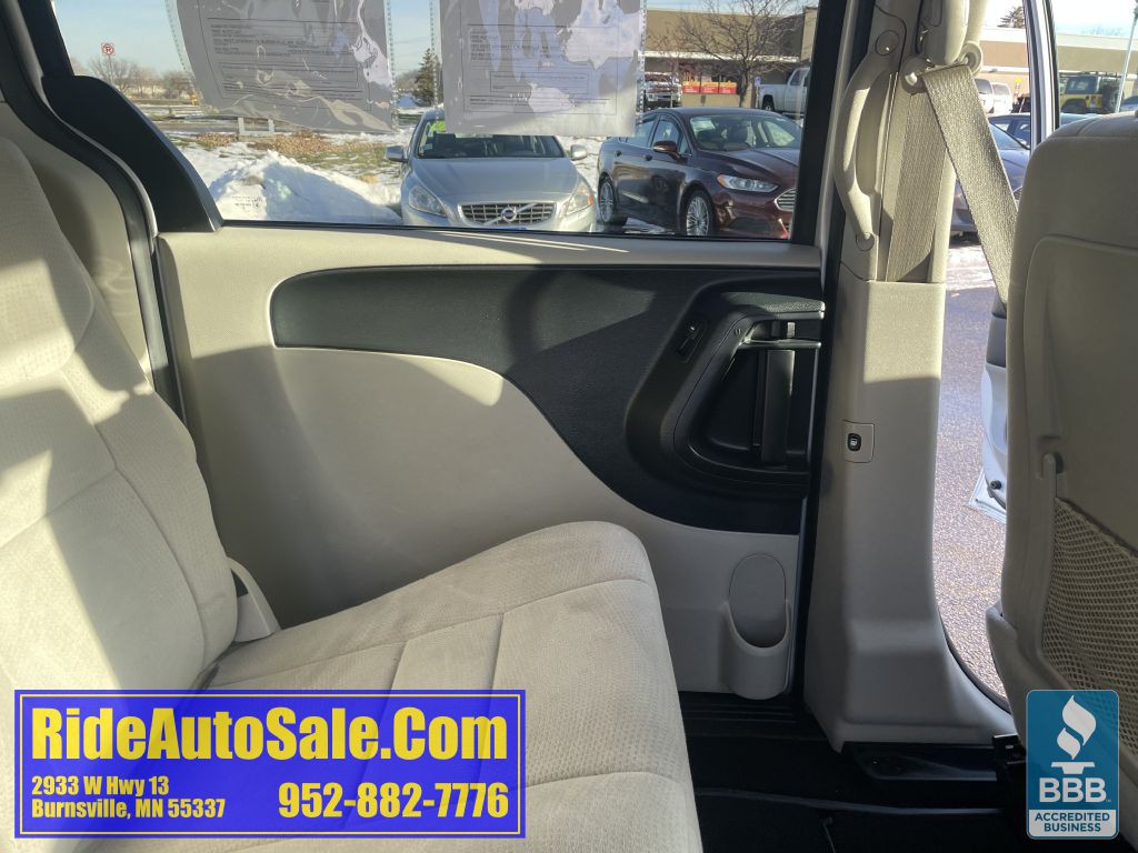 2011 Dodge Grand Caravan Image 11