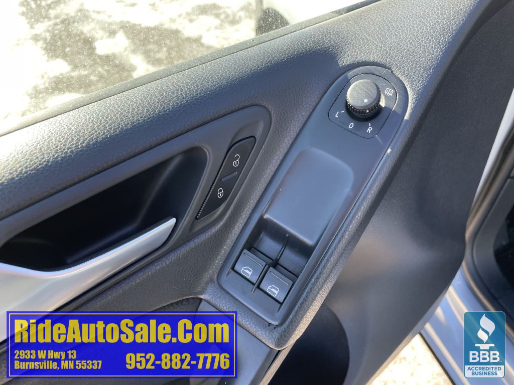 2012 Volkswagen Golf Image 26