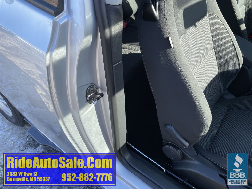 2012 Volkswagen Golf Image 32