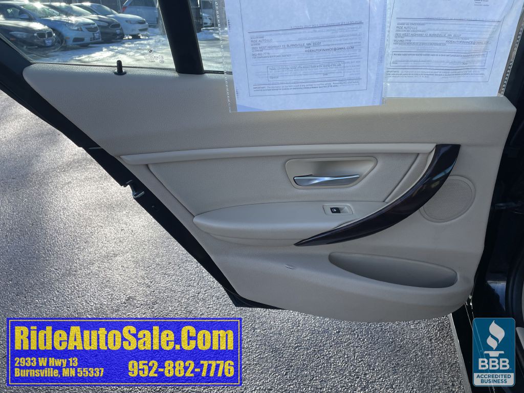 2015 BMW 3 Series Image 11