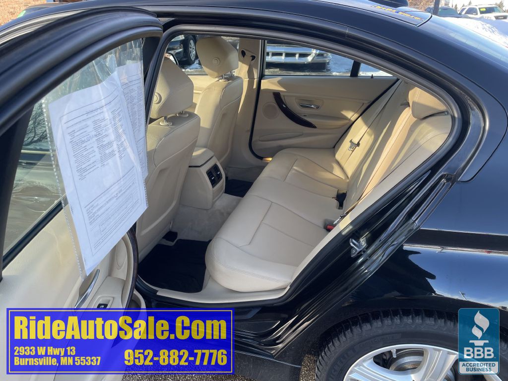 2015 BMW 3 Series Image 12