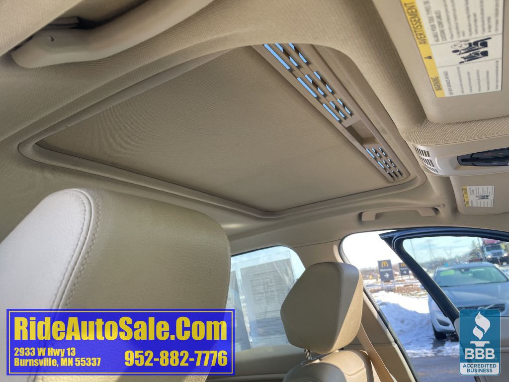 2015 BMW 3 Series Image 31