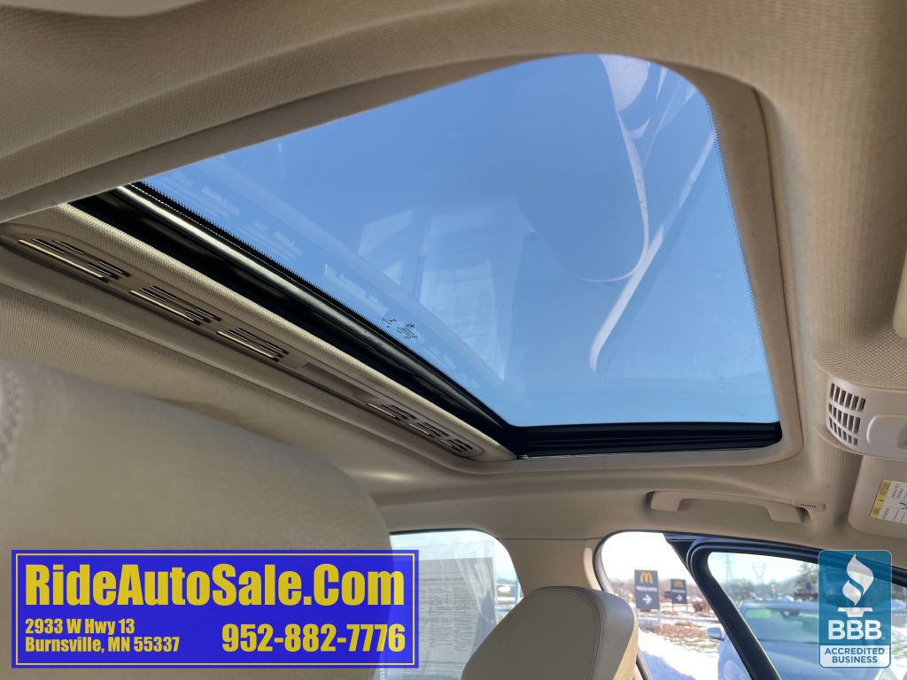 2015 BMW 3 Series Image 32