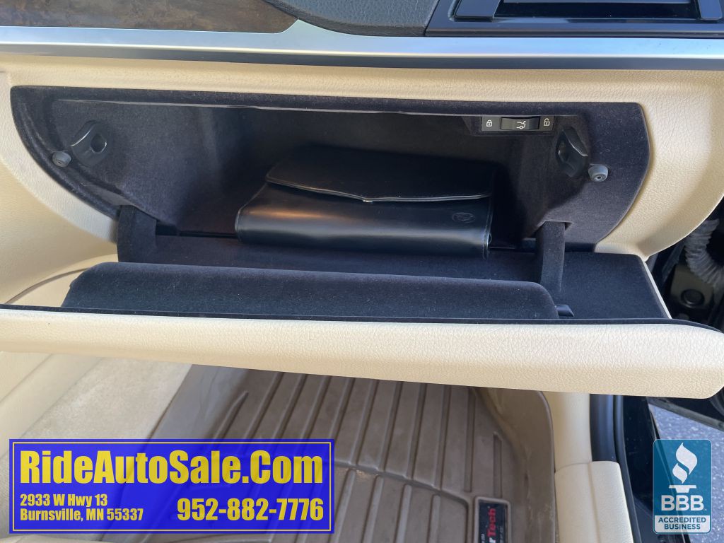 2015 BMW 3 Series Image 33