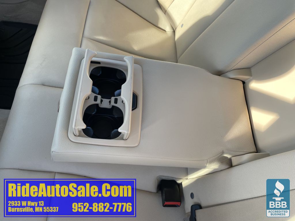 2015 BMW 3 Series Image 40