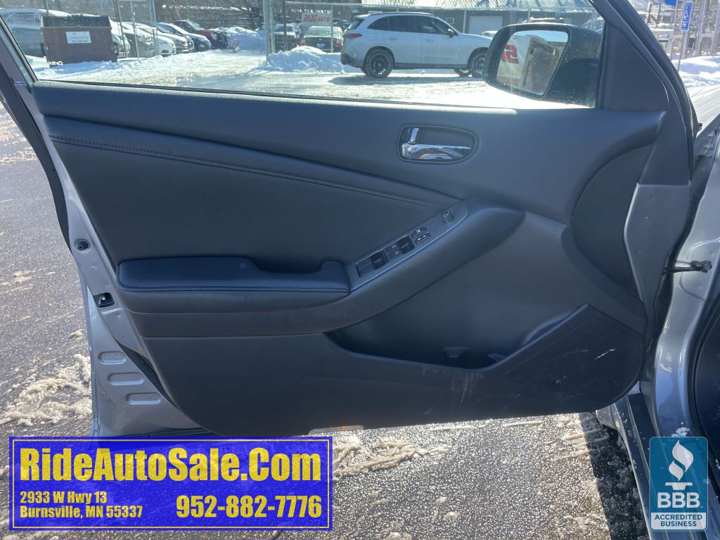 2009 Nissan Altima Image 9