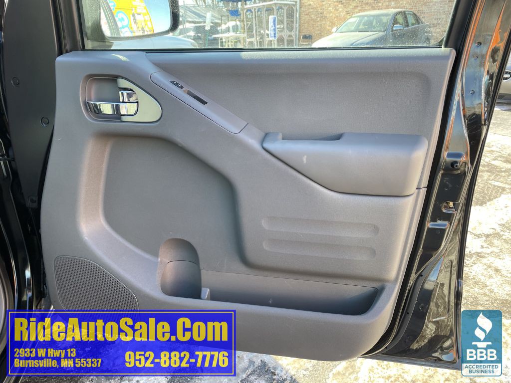 2016 Nissan Frontier Image 13