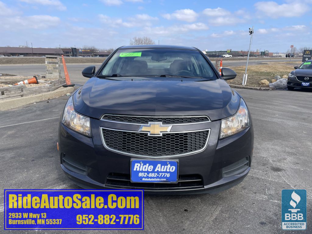 2014 Chevrolet Cruze Image 2