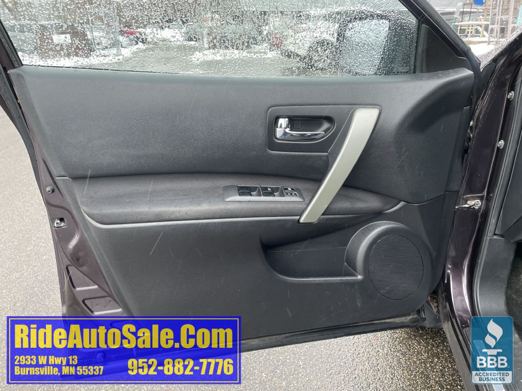 2011 Nissan Rogue Image 9