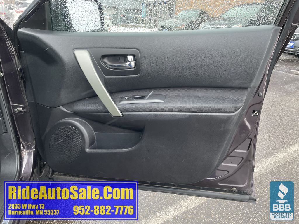 2011 Nissan Rogue Image 13