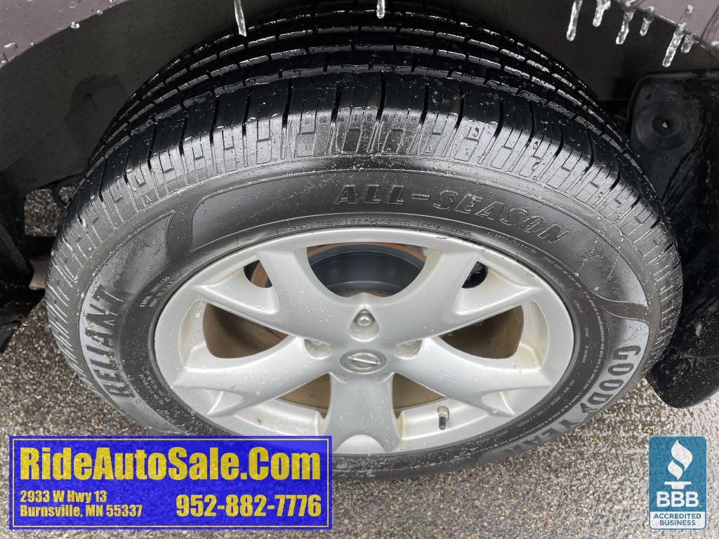 2011 Nissan Rogue Image 25