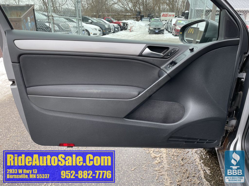 2010 Volkswagen Golf Image 9