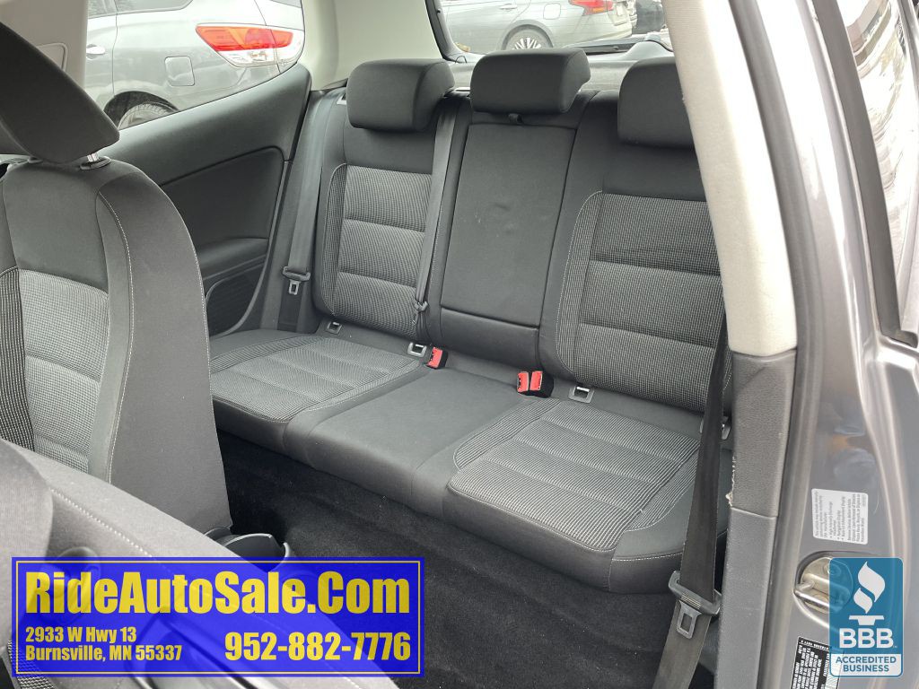 2010 Volkswagen Golf Image 11